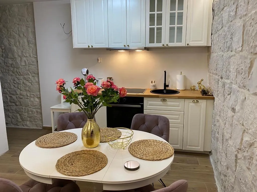 Garma Apartment Slatine 0*,