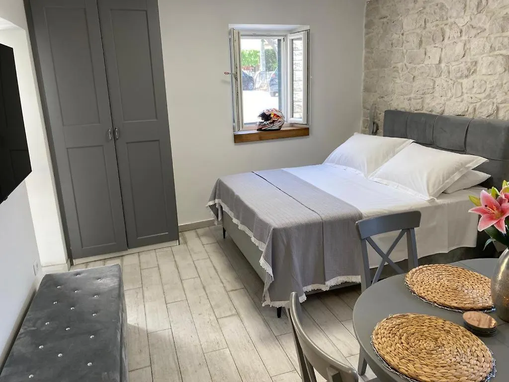 Garma Apartment Slatine Croatia